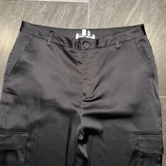 DKNY Woman’s Black Cargo Pants - Picture 6 of 15